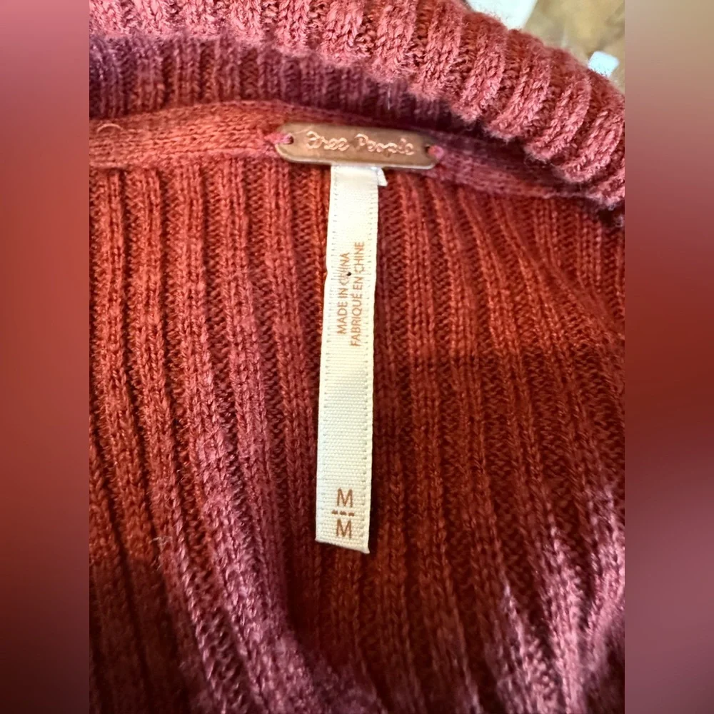 Free People. Ella Button Up Ribbed Sweater. Rust. Size Medium. - Picture 4 of 10